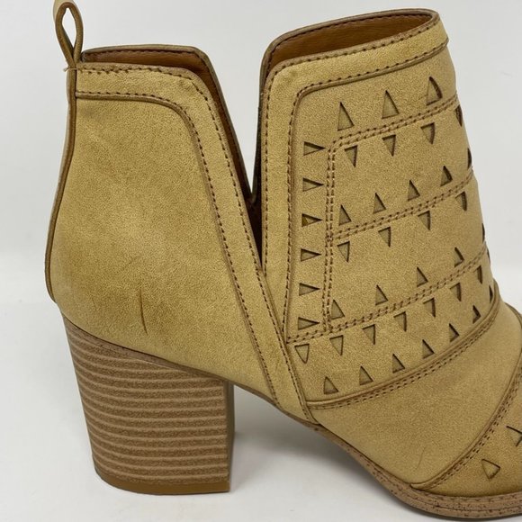 EuroSoft Sofft Womens Faux Leather Tan Laser Cut Stack Heel Bootie Size 8 - Picture 12 of 12